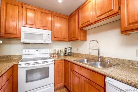 Kitchen - 3557 Kenora Dr #41, Spring Valley, CA 91977 photo 4 of 4