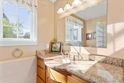 Bath - 3121 Alta Verde, Fallbrook, CA 92028 photo 3 of 3