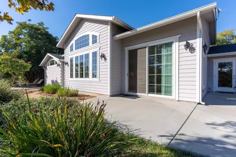 Exterior - 3121 Alta Verde, Fallbrook, CA 92028 photo 2 of 7