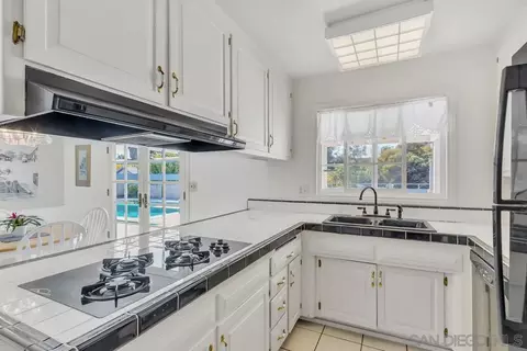 Kitchen - 9326 Oakbourne Rd, Santee, CA 92071 photo 3 of 4