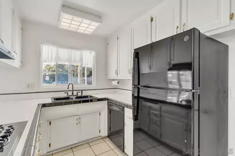 Kitchen - 9326 Oakbourne Rd, Santee, CA 92071 photo 4 of 4
