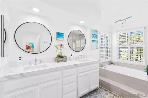 Bath - 7022 Ibis Pl, Carlsbad, CA 92011 photo 1 of 4