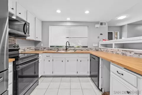 23823 Green Haven Ln, Ramona, CA 92065