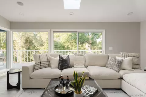 Living - 13664 Jack Rabbit Rd, Poway, CA 92064 photo 4 of 5