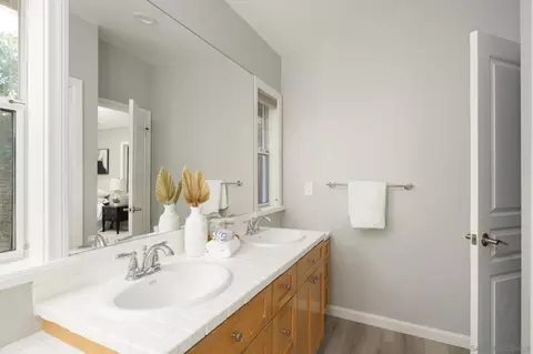 Bath - 13664 Jack Rabbit Rd, Poway, CA 92064 photo 4 of 5