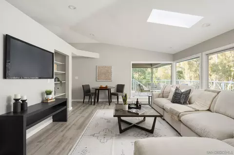 Living - 13664 Jack Rabbit Rd, Poway, CA 92064 photo 3 of 5