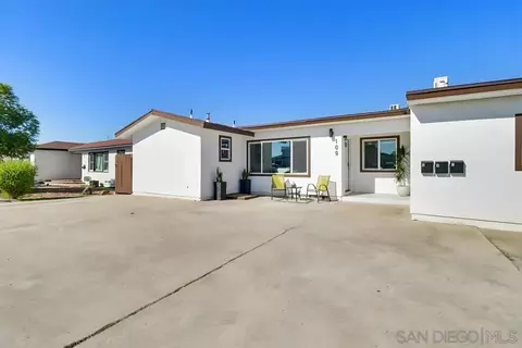 109 E St, Chula Vista, CA 91910 photo 2