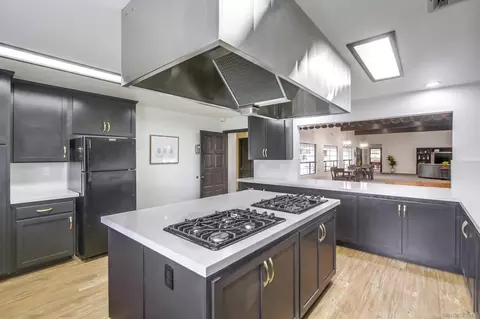 Kitchen - 15935 Spring Oaks Rd #SPC 1, El Cajon, CA 92021 photo 12 of 12