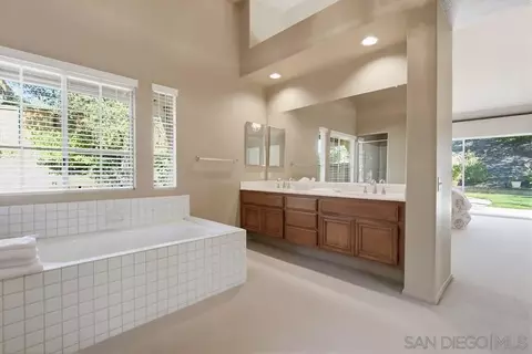 Bath - 2114 Willowbrook, Escondido, CA 92029 photo 2 of 5
