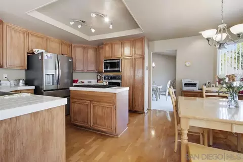 Kitchen - 2114 Willowbrook, Escondido, CA 92029 photo 3 of 4