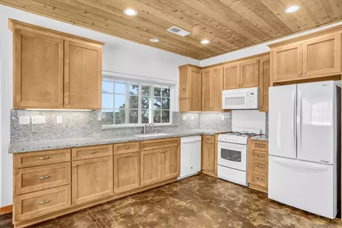 Kitchen - 3258 Pine Hls, Julian, CA 92036 photo 1 of 4