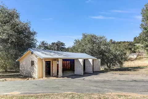 Exterior - 3258 Pine Hls, Julian, CA 92036 photo 9 of 17