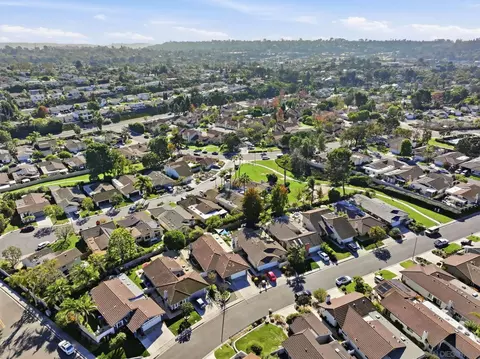 View/Area - 1859 Hill Top Ln, Encinitas, CA 92024 photo 9 of 16