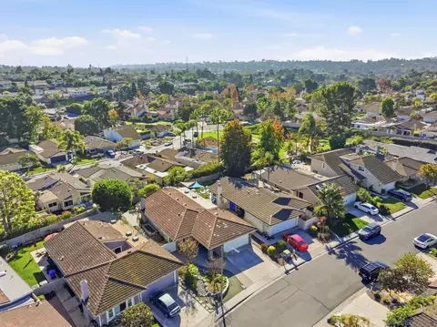 View/Area - 1859 Hill Top Ln, Encinitas, CA 92024 photo 2 of 16