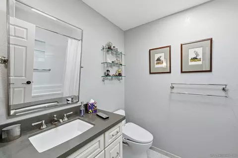 Bath - 1859 Hill Top Ln, Encinitas, CA 92024 photo 1 of 3
