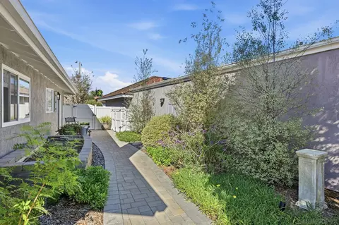 Exterior - 1859 Hill Top Ln, Encinitas, CA 92024 photo 5 of 7