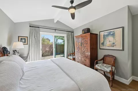 Bedroom - 1859 Hill Top Ln, Encinitas, CA 92024 photo 2 of 4