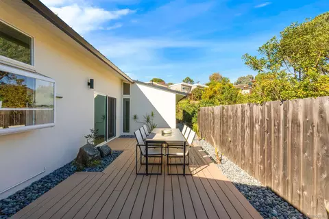 Exterior - 3084 Cranbrook Ct, La Jolla, CA 92037 photo 3 of 4