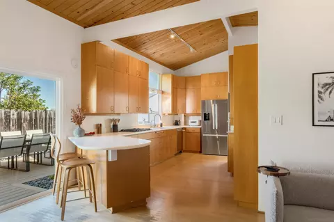 Kitchen - 3084 Cranbrook Ct, La Jolla, CA 92037 photo 1 of 3