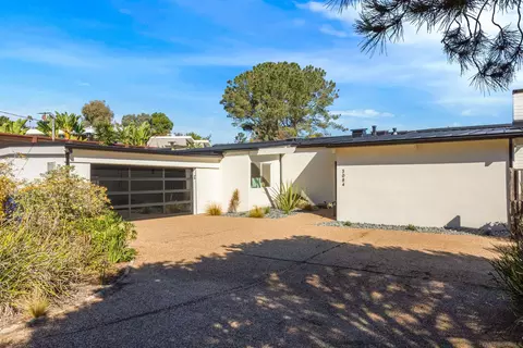 Exterior - 3084 Cranbrook Ct, La Jolla, CA 92037 photo 2 of 4
