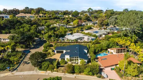 View/Area - 3084 Cranbrook Ct, La Jolla, CA 92037 photo 2 of 5