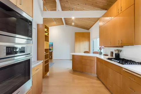 Kitchen - 3084 Cranbrook Ct, La Jolla, CA 92037 photo 3 of 3