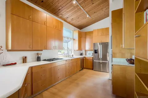 Kitchen - 3084 Cranbrook Ct, La Jolla, CA 92037 photo 2 of 3