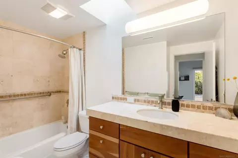 Bath - 3084 Cranbrook Ct, La Jolla, CA 92037 photo 4 of 4