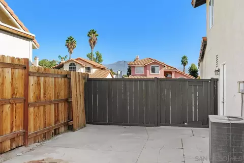 Exterior - 749 Regateo Dr, Hemet, CA 92543 photo 5 of 6