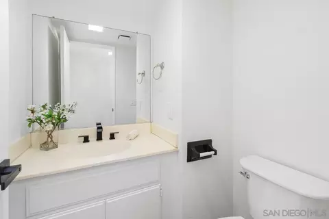 Bath - 749 Regateo Dr, Hemet, CA 92543 photo 1 of 4
