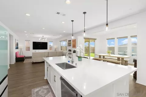 Kitchen - 30407 Freeman Dr, Menifee, CA 92584 photo 4 of 5