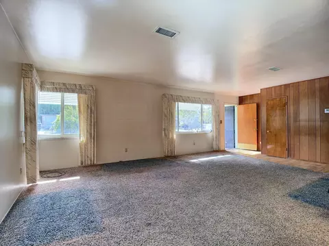 Living - 9174 Rosedale Dr, Spring Valley, CA 91977 photo 4 of 5