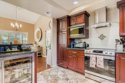 5450 Rebolla Ln, San Diego, CA 92124