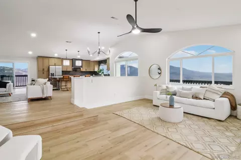 Living - 1047 Sangamon, Spring Valley, CA 91977 photo 2 of 5