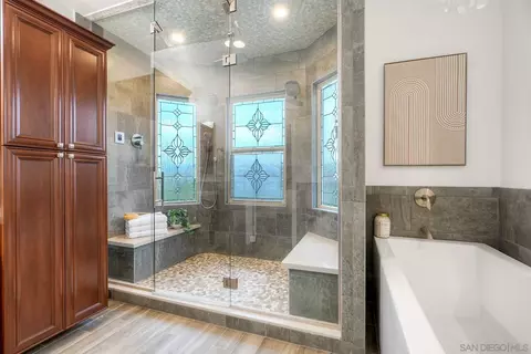 Bath - 7327 Circulo Papayo, Carlsbad, CA 92009 photo 2 of 5