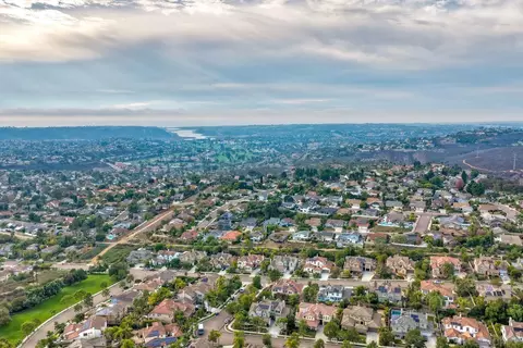 View/Area - 7327 Circulo Papayo, Carlsbad, CA 92009 photo 12 of 14