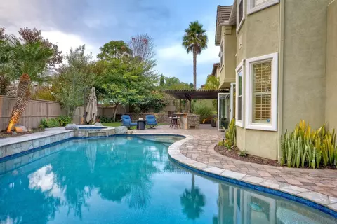 Exterior - 7327 Circulo Papayo, Carlsbad, CA 92009 photo 11 of 16