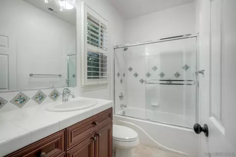Bath - 7327 Circulo Papayo, Carlsbad, CA 92009 photo 4 of 5