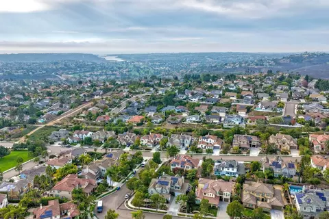 View/Area - 7327 Circulo Papayo, Carlsbad, CA 92009 photo 11 of 14