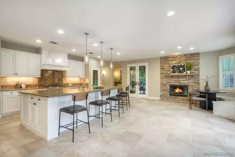 Kitchen - 7327 Circulo Papayo, Carlsbad, CA 92009 photo 7 of 7