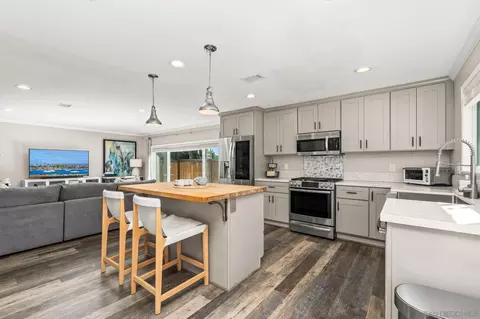 Kitchen - 8347 Carlton Oaks Dr, Santee, CA 92071 photo 6 of 8