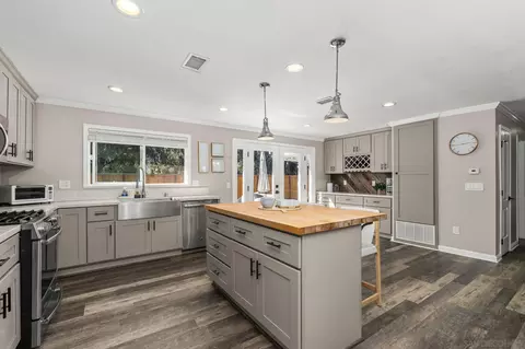 Kitchen - 8347 Carlton Oaks Dr, Santee, CA 92071 photo 5 of 8