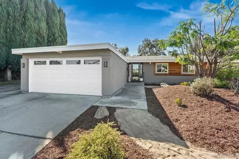 8347 Carlton Oaks Dr, Santee, CA 92071