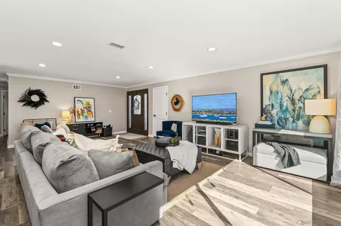 Living - 8347 Carlton Oaks Dr, Santee, CA 92071 photo 1 of 2