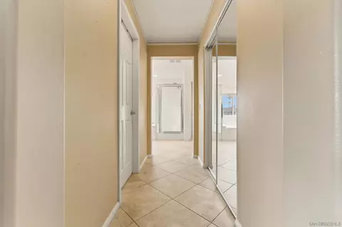 Entry Way - 465 Ashbourne Gln, Escondido, CA 92027 photo 2 of 5