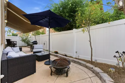 Exterior - 465 Ashbourne Gln, Escondido, CA 92027 photo 2 of 11