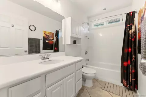 Bath - 465 Ashbourne Gln, Escondido, CA 92027 photo 8 of 8