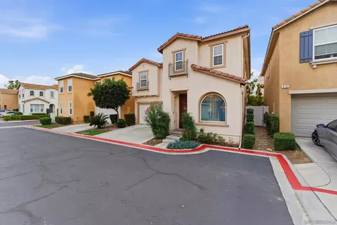 Exterior - 465 Ashbourne Gln, Escondido, CA 92027 photo 10 of 11