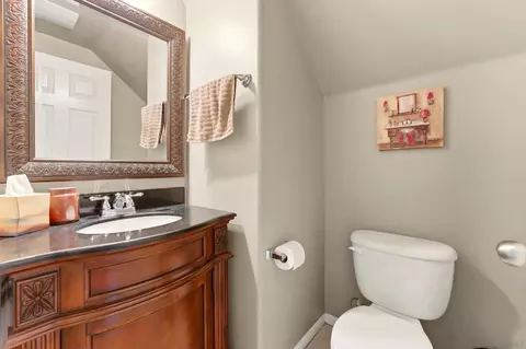 Bath - 465 Ashbourne Gln, Escondido, CA 92027 photo 1 of 8
