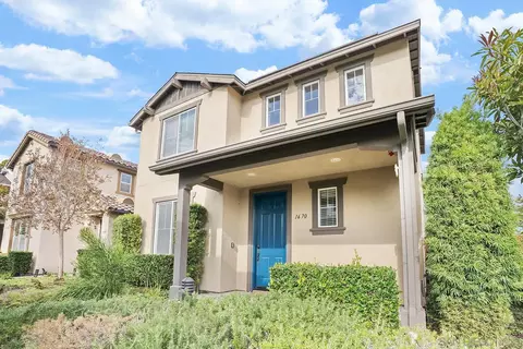 1670 Grasshopper Ln, Chula Vista, CA 91915